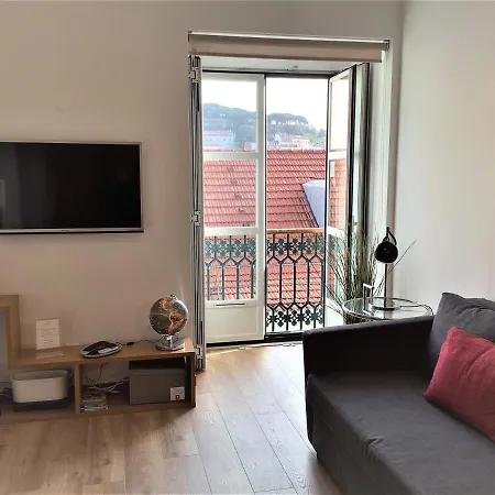 Chiado With View To The Castle Appartamento Lisbona