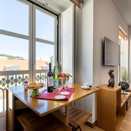 Апартаменты Chiado With View To The Castle *