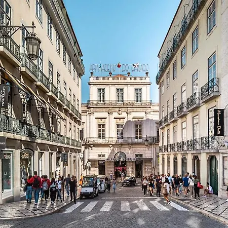 Appartamento Chiado With View To The Castle Lisbona