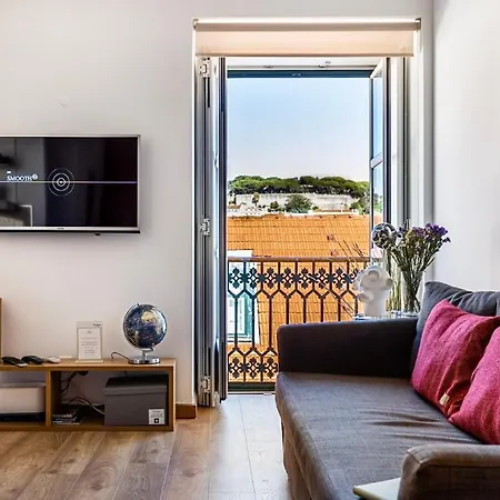 Chiado With View To The Castle * Lisbona