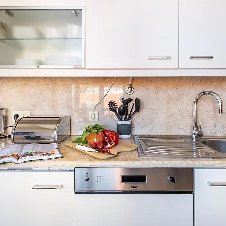 Chiado With View To The Castle Lisbona